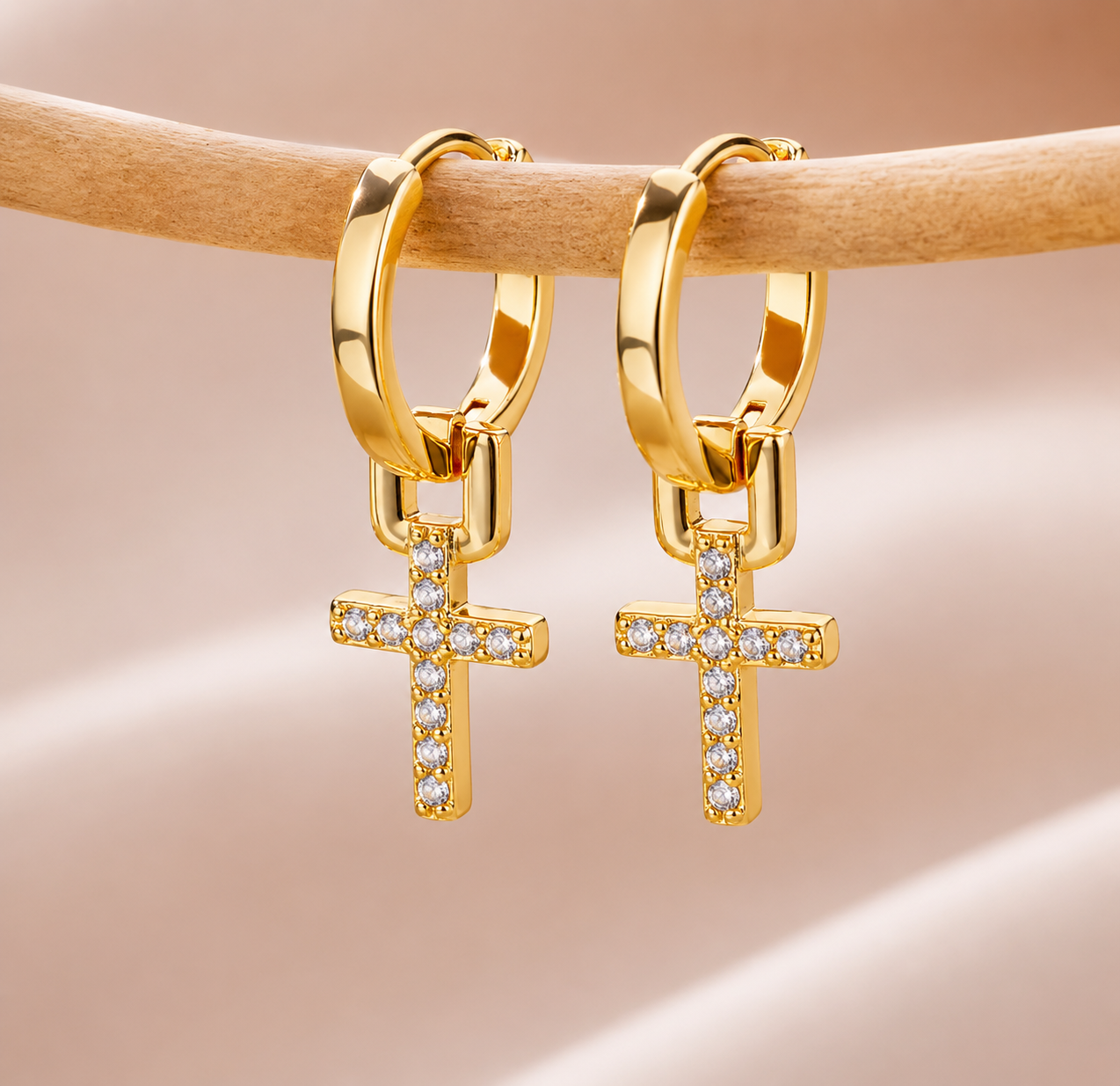 Goldene Creolen mit Zirkonia Kreuz Anhänger