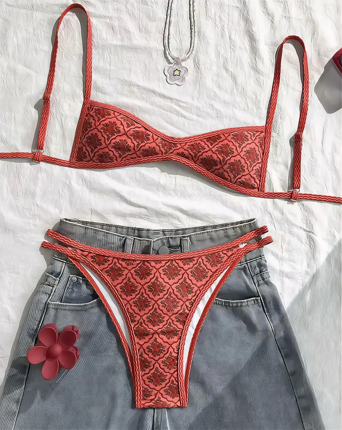 Sommer Bikini Set – filigranes Design in 4 Farben