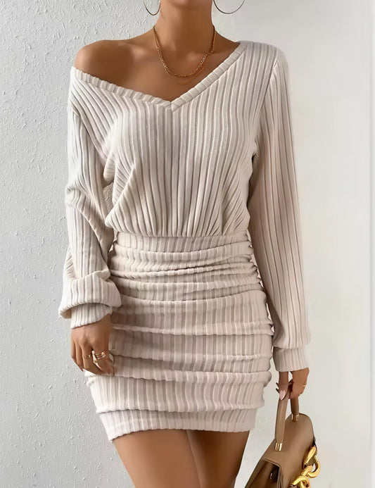 Off-Shoulder Strickkleid – Eleganz