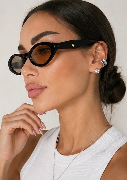 Damen Ovale Sonnenbrille Schwarz – Vintage-Design mit goldenen Details
