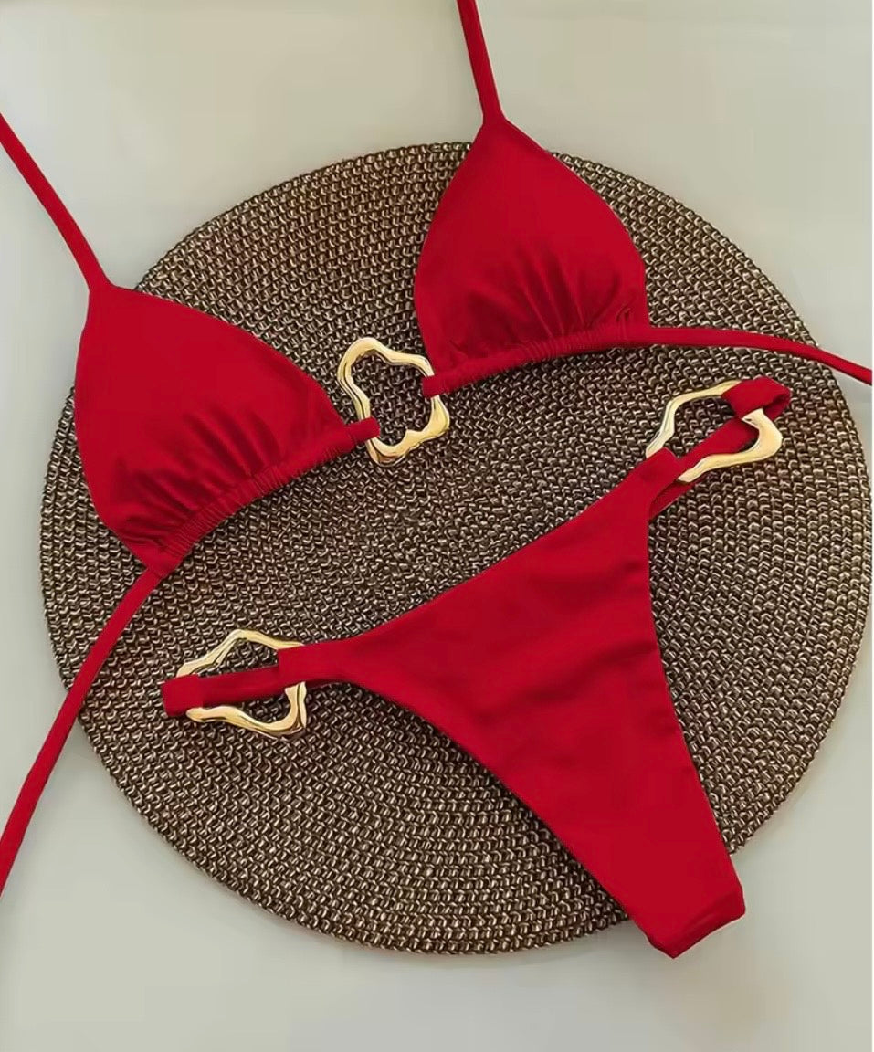 Triangle Bikini mit Gold-Details