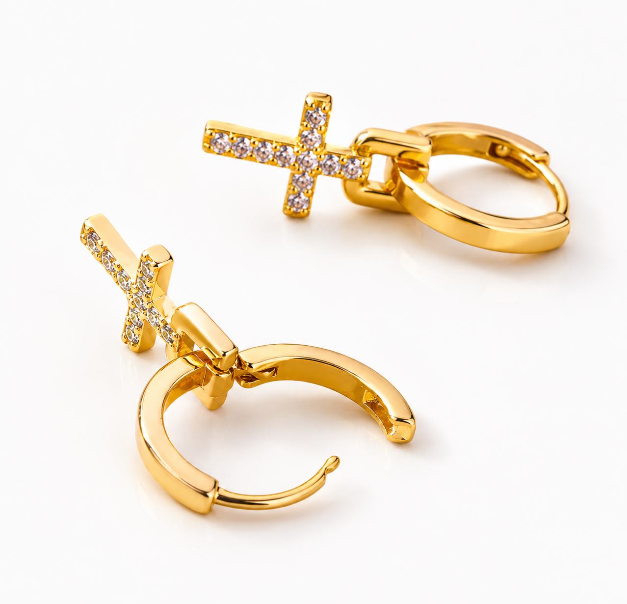 Goldene Creolen mit Zirkonia Kreuz Anhänger