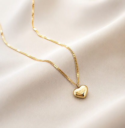 Goldene Herz-Medaillon Halskette mit feiner Gliederkette