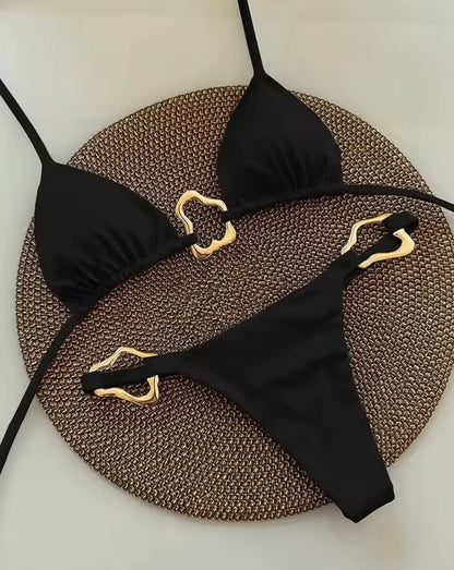 Triangle Bikini mit Gold-Details