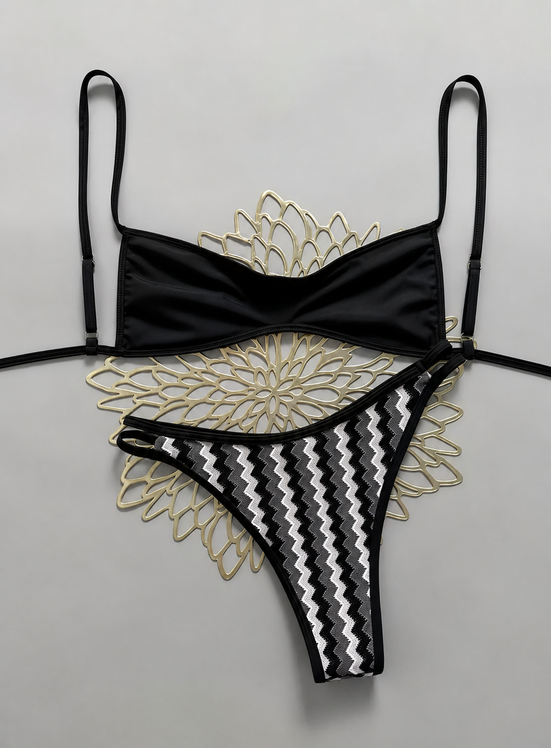 Schwarzes Zigzag Bikini Set – 4 Farben verfügbar
