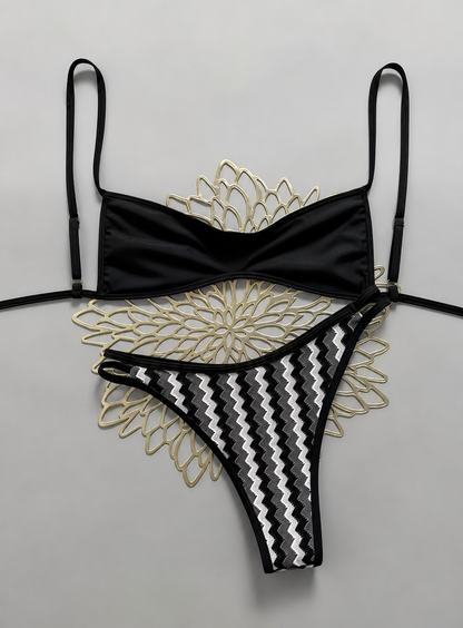 Schwarzes Zigzag Bikini Set – 4 Farben verfügbar
