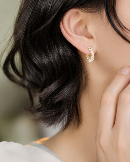 Goldene Perlen-Creolen – Elegante vergoldete Hoop Ohrringe