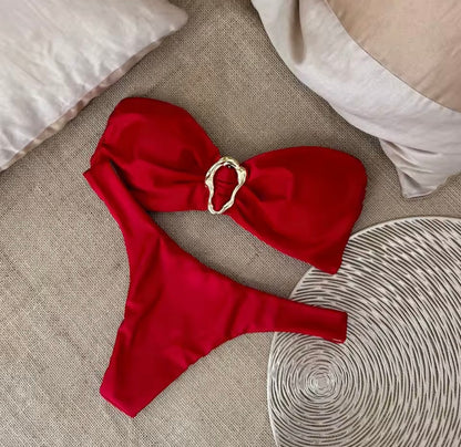 Bandeau-Bikini mit Goldring