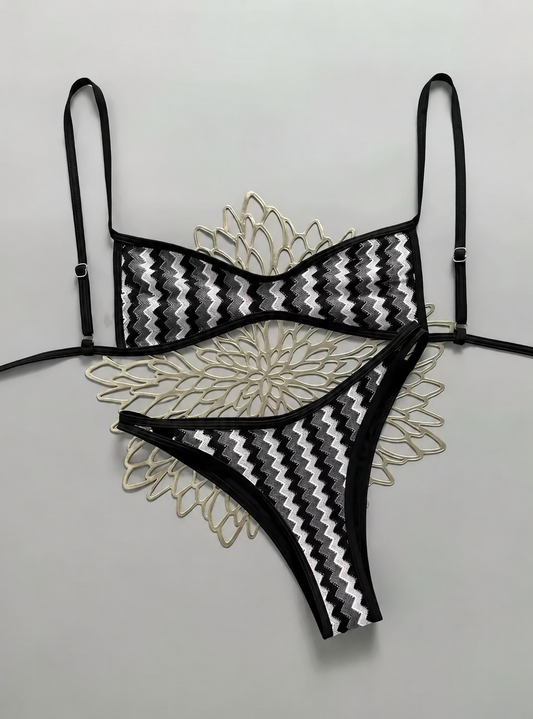 Schwarzes Zigzag Bikini Set – 4 Farben verfügbar