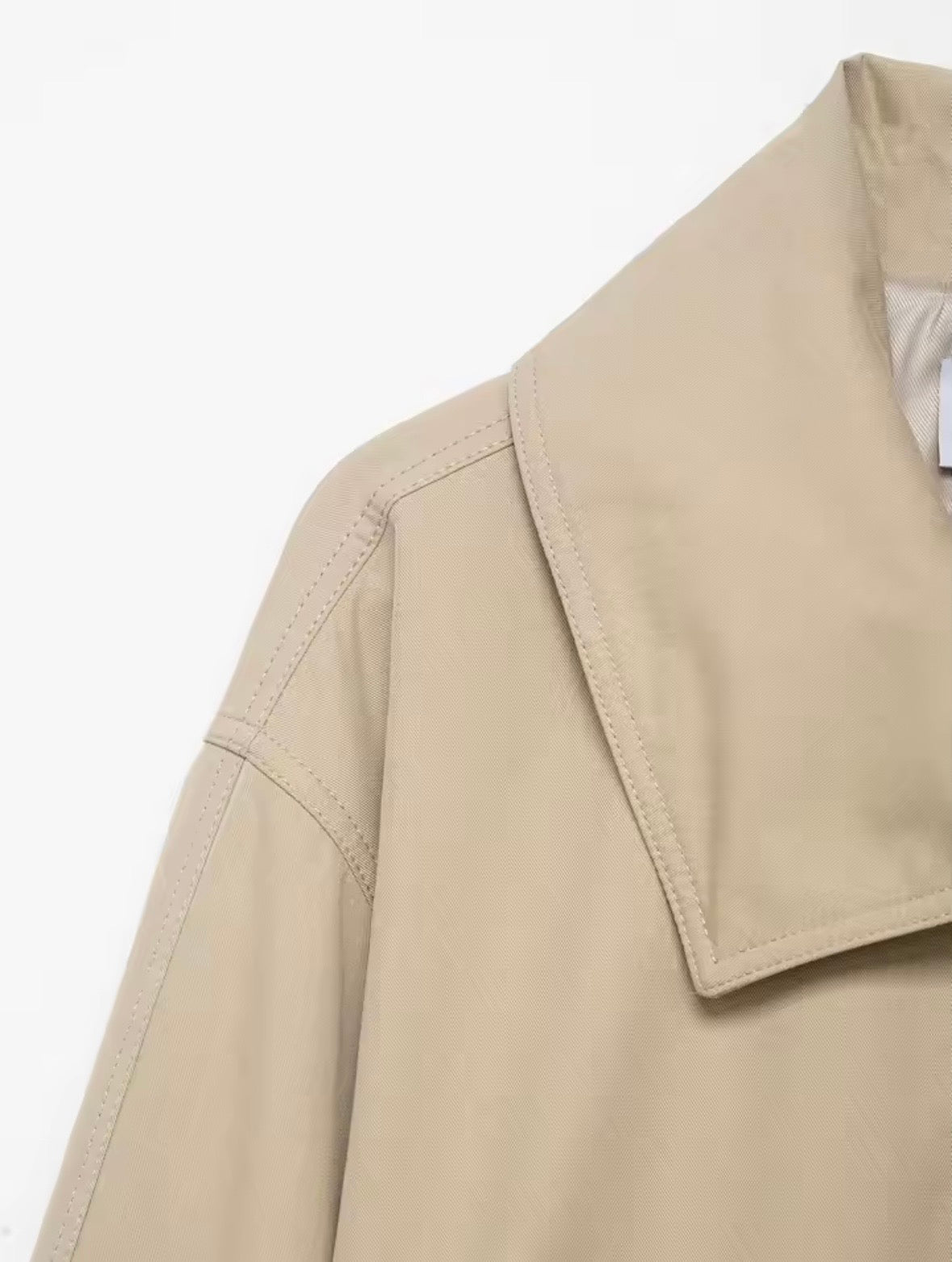 Oversize-Jacke in beige mit Taillengürtel
