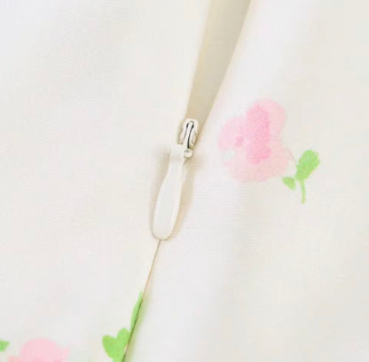 Weißes Maxikleid mit zartem Blumenprint