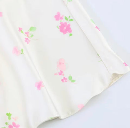 Weißes Maxikleid mit zartem Blumenprint