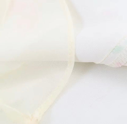 Weißes Maxikleid mit zartem Blumenprint