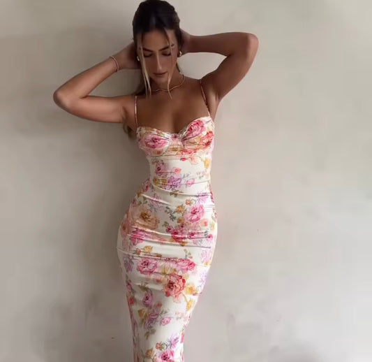 Blumen-Midikleid – Figurbetont