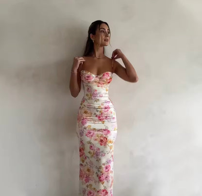 Blumen-Midikleid – Figurbetont