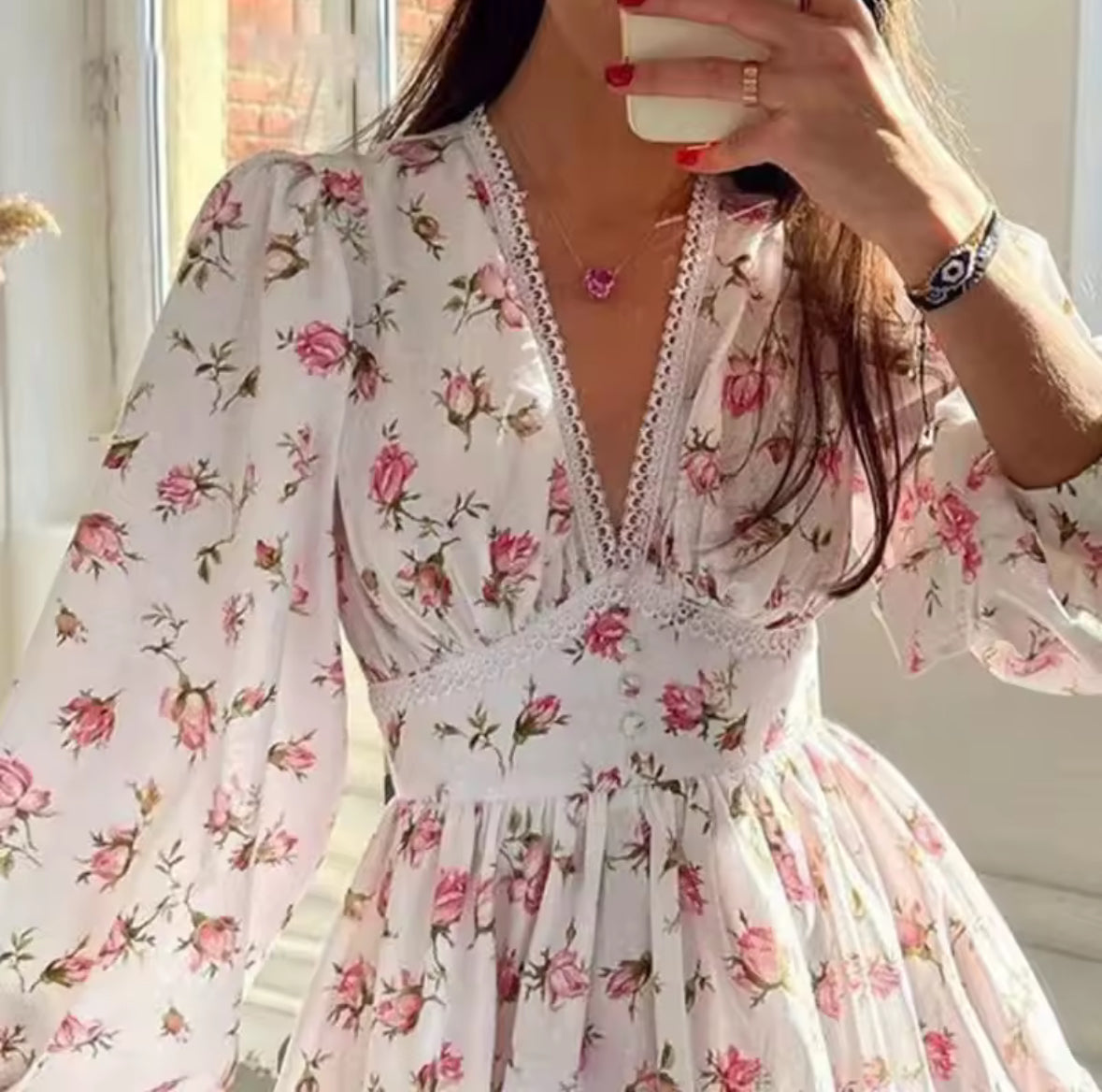 Luftiges Kurzkleid mit Blumenmuster