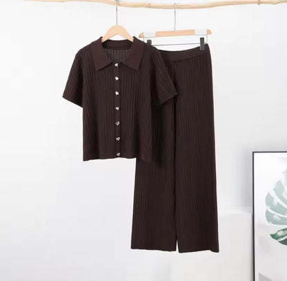 Zweiteiliges Plissee-Set in Braun